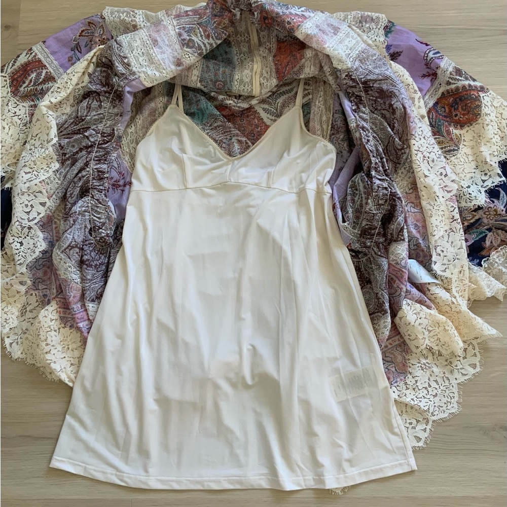 Zimmermann
Rhiannon Billow Mini Dress - Picture 10 of 13